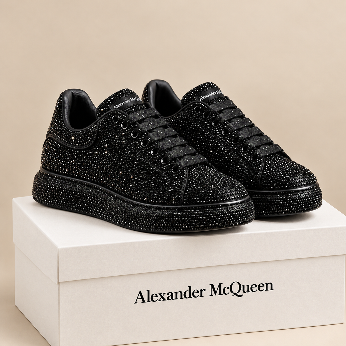 BRILLA A CADA PASO ✨ Las zapatillas que transforman cualquier outfit - Alexander McQueen