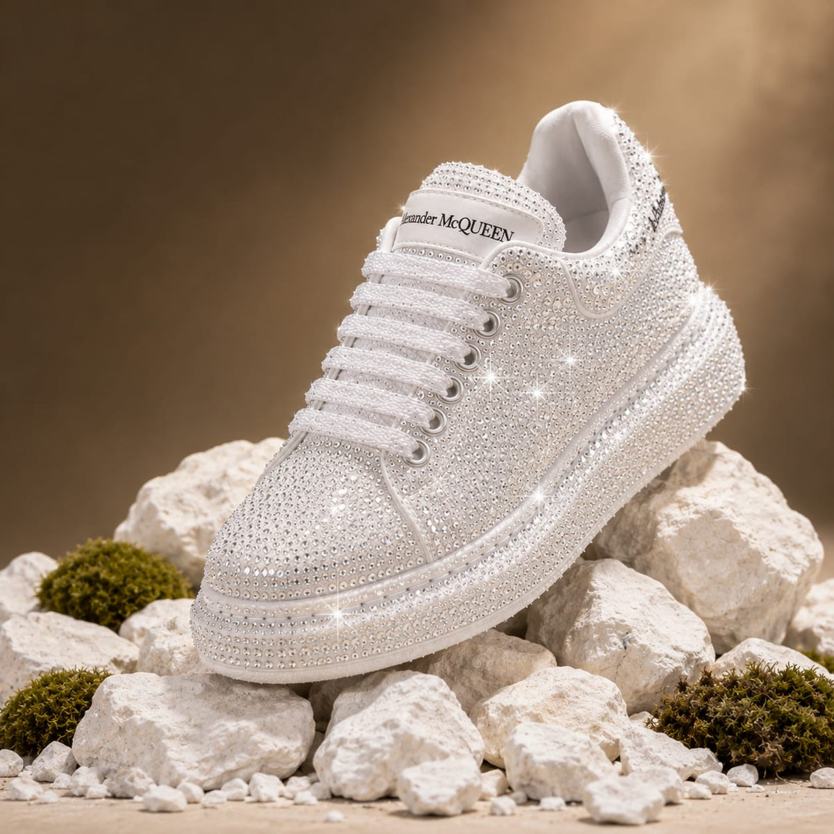 BRILLA A CADA PASO ✨ Las zapatillas que transforman cualquier outfit - Alexander McQueen
