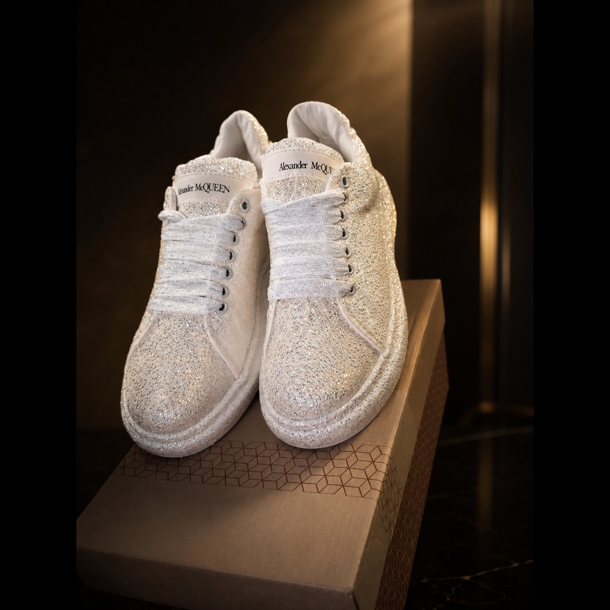 BRILLA A CADA PASO ✨ Las zapatillas que transforman cualquier outfit - Alexander McQueen